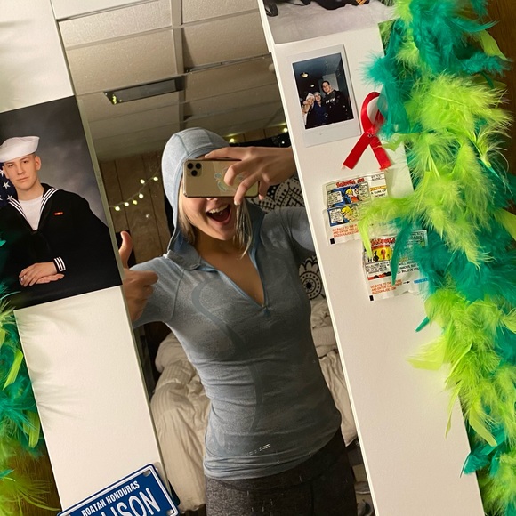 Lululemon Pullover - Picture 1 of 1